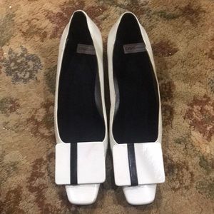 Ruthie Davis White Flats with Mod Square Detail